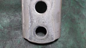 Петля двери передней правой R верхняя TOYOTA Camry 68710-12151