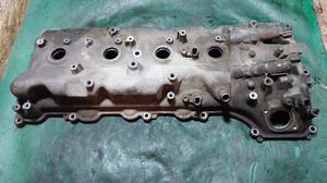 Крышка клапанная 1UR-FE левая L TLC200