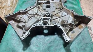 Крышка двигателя передняя 1UR-FE TLC200 TOYOTA Land Cruiser 200 None