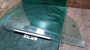 Стекло двери передней правой R LADA Нива Тревел None