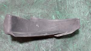 Уплотнитель водосток правый R