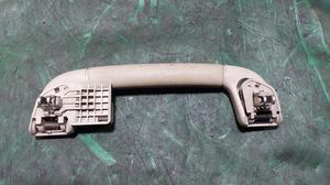 Ручка потолочная задняя правая R TOYOTA Camry 74610-30320