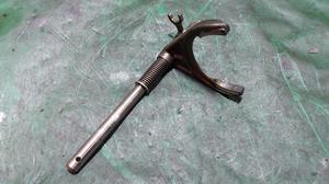 Вилка переключения раздаточной коробки G7