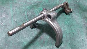 Вилка переключения 1 и 2 передачи МКПП MR980842 L200/4