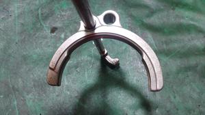 Вилка переключения 1 и 2 передачи МКПП MR980842 L200/4 MITSUBISHI L200 2590A029