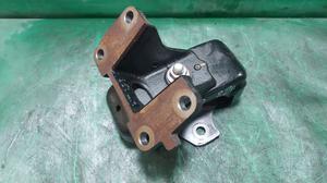Подушка двигателя с кронштейном левая L G8 TOYOTA HiluxTOYOTA Hilux 12361-0L020