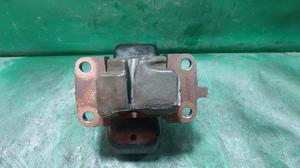Подушка двигателя с кронштейном левая L G8 TOYOTA HiluxTOYOTA Hilux 12361-0L020