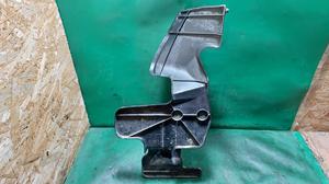 Дефлектор радиатора правый R G7