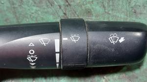 Подрулевой переключатель стеклоочистителей R G7 TOYOTA Hilux 84652-0K061