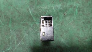 Кнопка включения задней противотуманки G7 TOYOTA Hilux 84165-33040