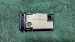 Кнопка включения задней противотуманки G7 TOYOTA Hilux 84165-33040