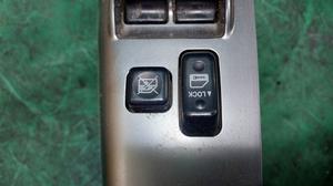 Блок управления стеклоподъёмниками передний левый L G7 TOYOTA Hilux 84820-0K021