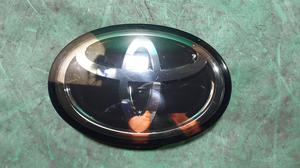 Эмблема решётки радиатора CAMRY XV70 TOYOTA CamryTOYOTA CamryTOYOTA Camry 53141-33130