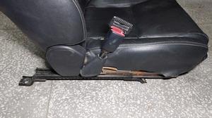 Сиденье переднее левое L G7 TOYOTA Hilux None