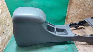 Подлокотник центральный в сборе G7 TOYOTA Hilux None