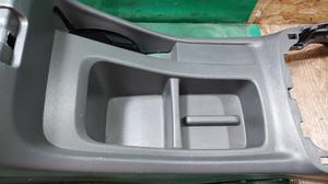 Подлокотник центральный в сборе G7 TOYOTA Hilux None