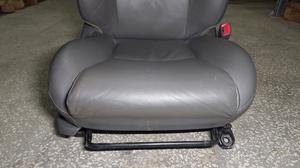 Сиденье переднее правое R G7 TOYOTA Hilux None