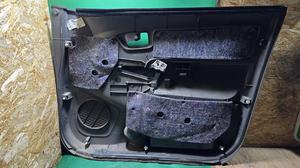 Обшивка двери передняя левая L G7 TOYOTA Hilux None