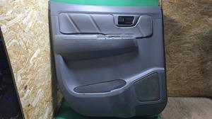 Обшивка двери задняя левая L G7 TOYOTA Hilux None