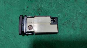 Кнопка включения задней противотуманки G7 TOYOTA Hilux 84165-33040