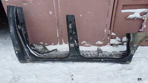 Боковая часть кабины порог стойка правая R G7