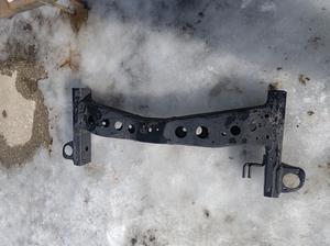 Задняя часть рамы ( кузовная поперечная балка) TOYOTA Fortuner 51209-KK010