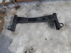 Задняя часть рамы ( кузовная поперечная балка) TOYOTA Fortuner 51209-KK010