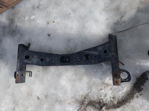 Задняя часть рамы ( кузовная поперечная балка) TOYOTA Fortuner 51209-KK010