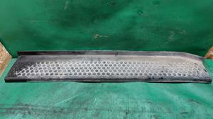 Накладка порога передняя наружная правая R