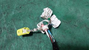 Проводка двери передней правой R G8 TOYOTA Hilux 82151-KK820