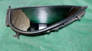 Форточка двери задней правой R G8 TOYOTA Hilux 68123-0K240