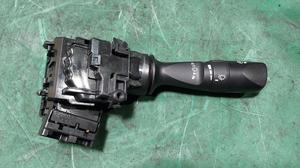 Подрулевой переключатель стеклоочистителей R G8 TOYOTA Hilux 84652-0K280