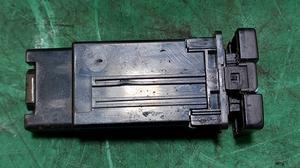 Кнопка подогрева сидений с разъёмом G8 TOYOTA Hilux 84751-71010