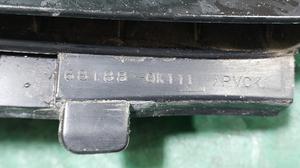 Форточка двери задней правой R G8 TOYOTA Hilux 68123-0K240