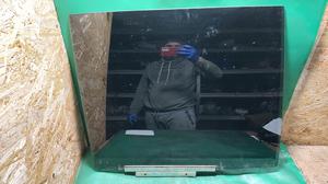 Стекло двери задней правой R G8