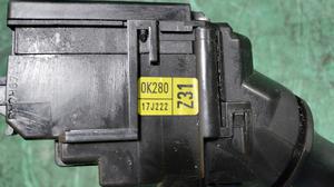 Подрулевой переключатель стеклоочистителей R G8 TOYOTA Hilux 84652-0K280