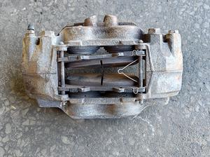 Суппорт передний левый L G8 TOYOTA Hilux 47750-0K300