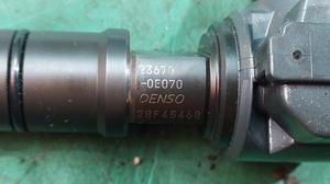 Форсунка топливная 2GD-FTV G8 TOYOTA HiluxTOYOTA Hilux 23670-0E070
