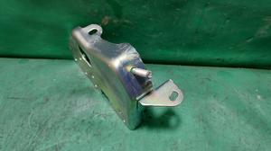 Кронштейн крышки двигателя правый R G8 TOYOTA HiluxTOYOTA Hilux 12631-0E010