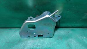 Кронштейн крышки двигателя правый R G8 TOYOTA HiluxTOYOTA Hilux 12631-0E010