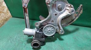 Стеклоподъёмник двери передней правой R G8 TOYOTA Hilux 69801-0K140