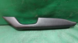 Накладка обшивки двери передняя правая R G8 TOYOTA Hilux 74210-0K080-C2