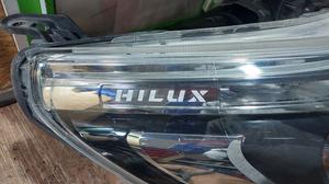 Фара передняя R G8 TOYOTA Hilux 81110-0K730