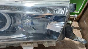 Фара передняя R G8 TOYOTA Hilux 81110-0K730