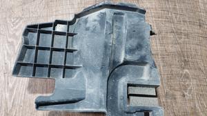 Дефлектор радиатора правый R G8 TOYOTA Hilux 53293-YP030