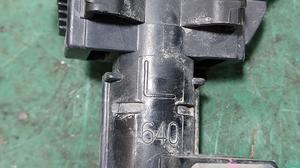 Форсунка омывателя фар левая L G8 TOYOTA Hilux 85208-0K040