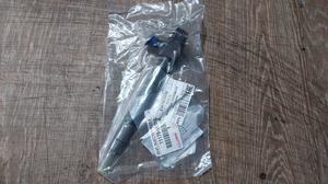 Форсунка топливная 2GD-FTV G8 TOYOTA Hilux 23670-0E020