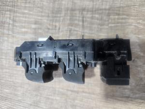 Блок кнопок стеклоподъёмника передний левый L G8 TOYOTA Hilux 84040-0K021