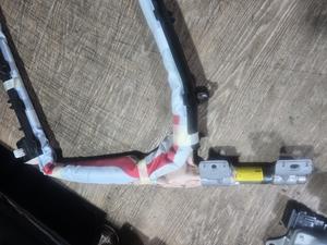 Подушка (шторка) безопасности потолочная правая R G8 TOYOTA Hilux 62170-0K100
