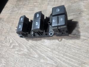 Блок кнопок стеклоподъёмника передний левый L G8 TOYOTA Hilux 84040-0K021